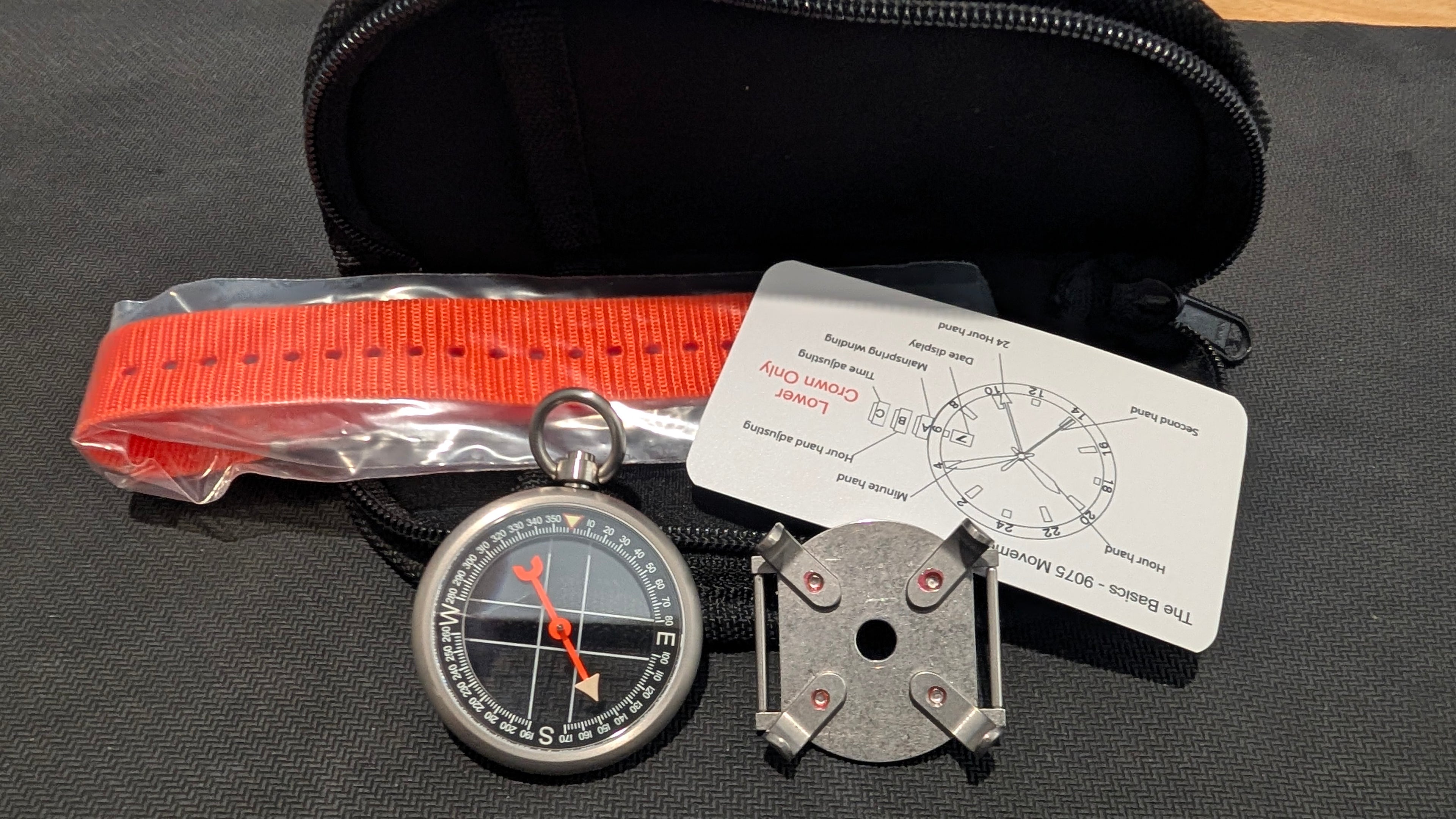 Maratac® 45mm Titanium Heirloom 2m(66ft)Compass & Wrist Carry Kit