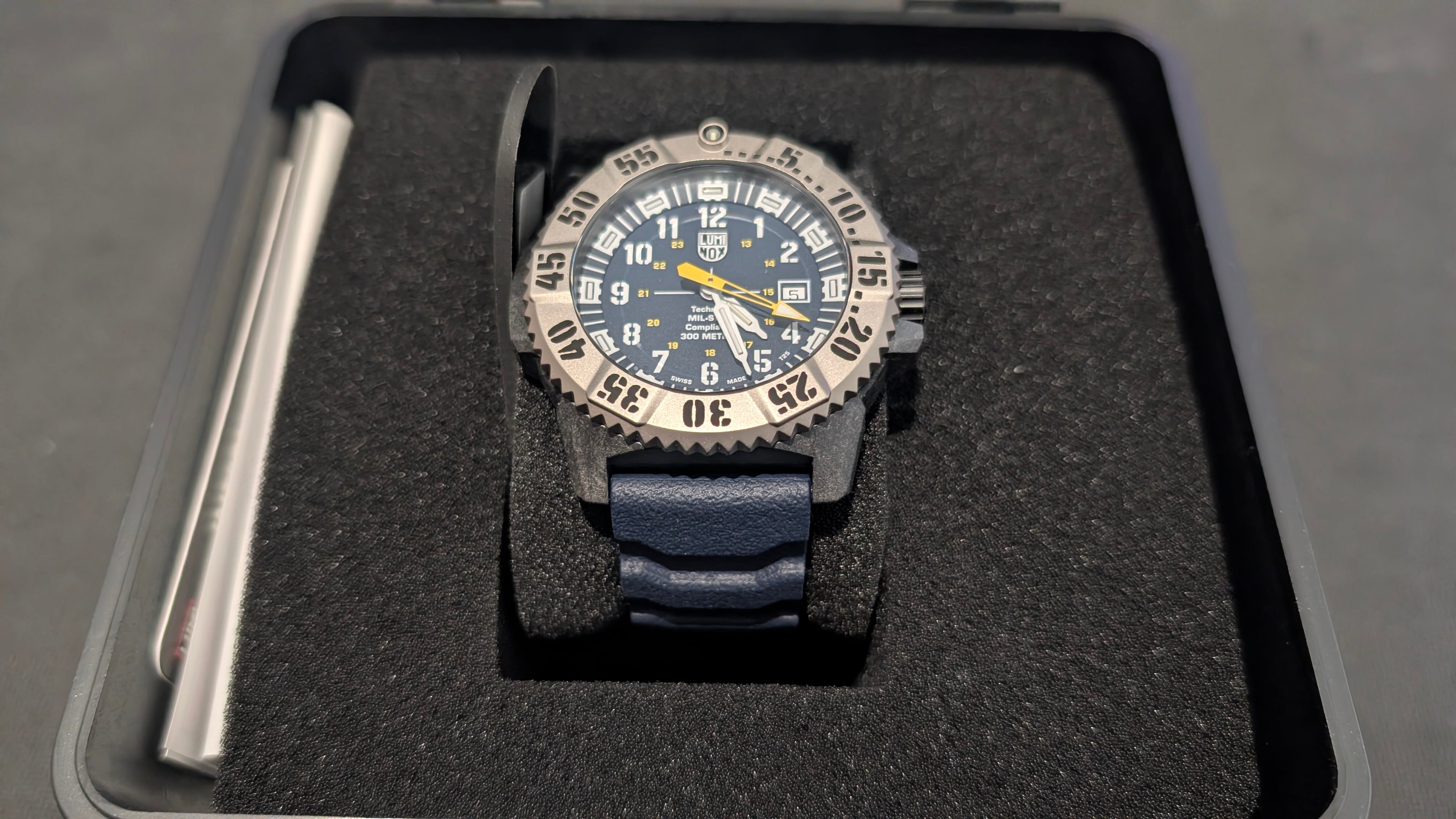 Luminox Mil-Spec Navy Blue 300m Tritium Quartz w/HeavyDrive & PreciDrive XL.3355.2