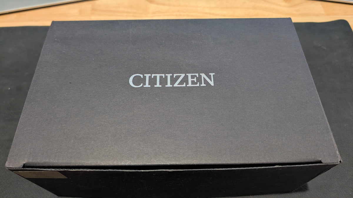 Citizen Promaster 46m Orca Box Set w/Diving Light 200m Quartz - BN0235-01E