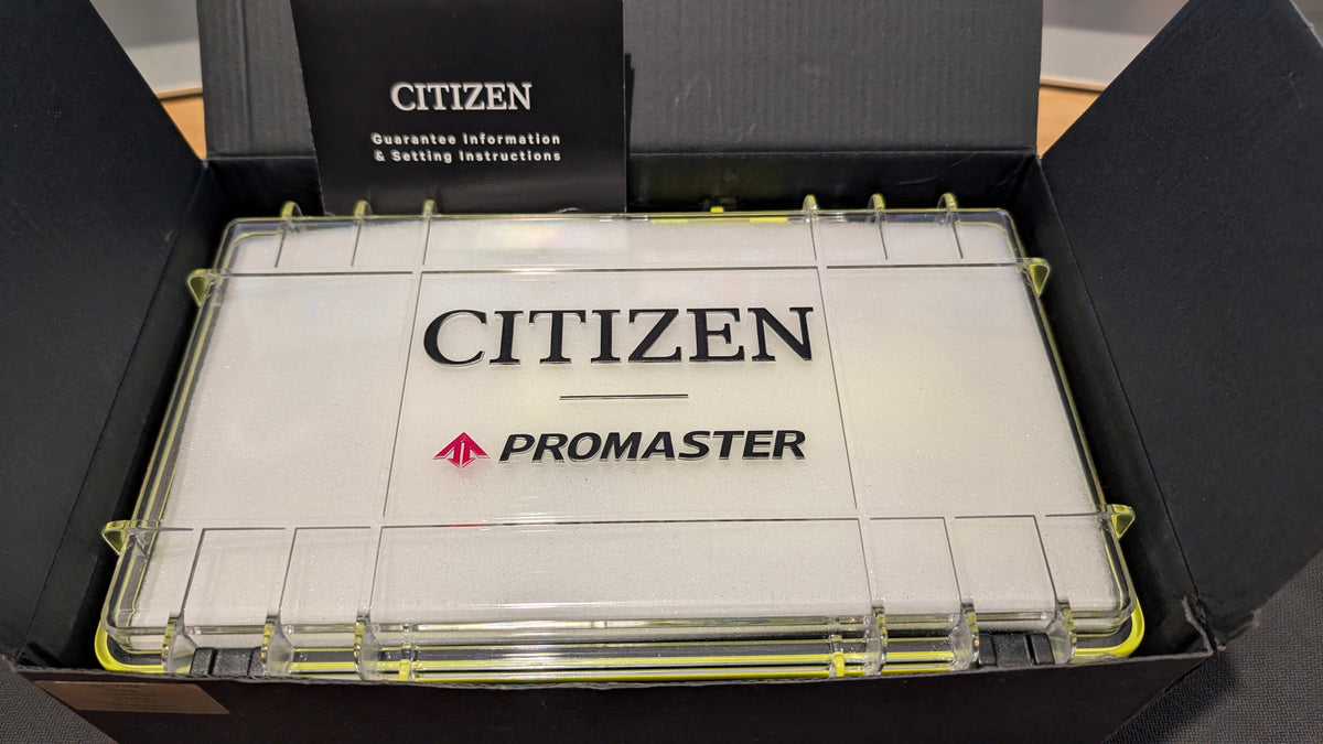 Citizen Promaster 46m Orca Box Set w/Diving Light 200m Quartz - BN0235-01E