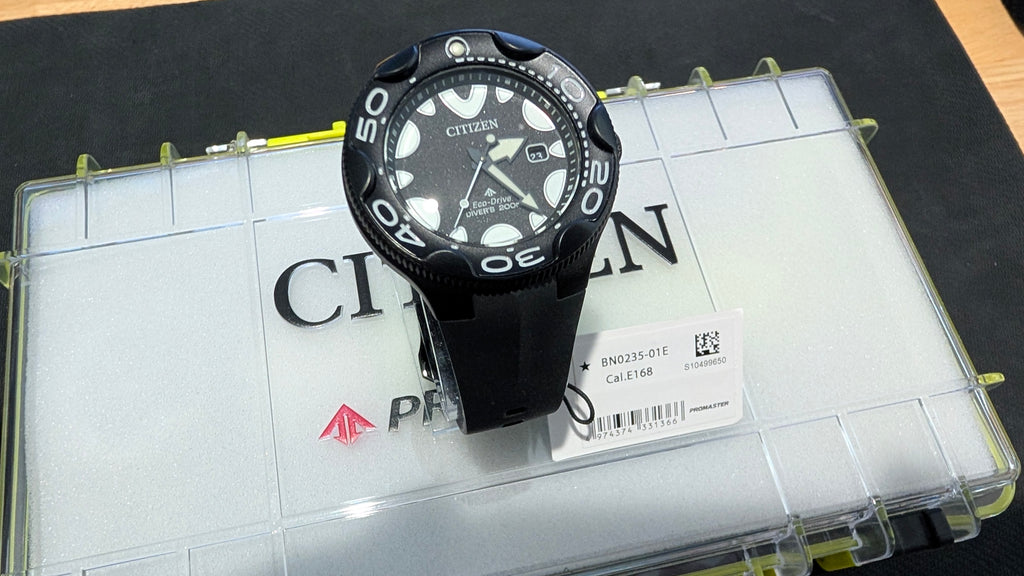 Citizen Promaster 46m Orca Box Set w/Diving Light 200m Quartz - BN0235-01E
